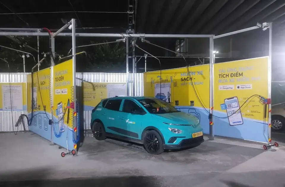 Trạm rửa xe tự phục vụ GEIZER tại TP. Hồ Chí Minh, 2 Đ. Bàu Gốc, vào buổi tối